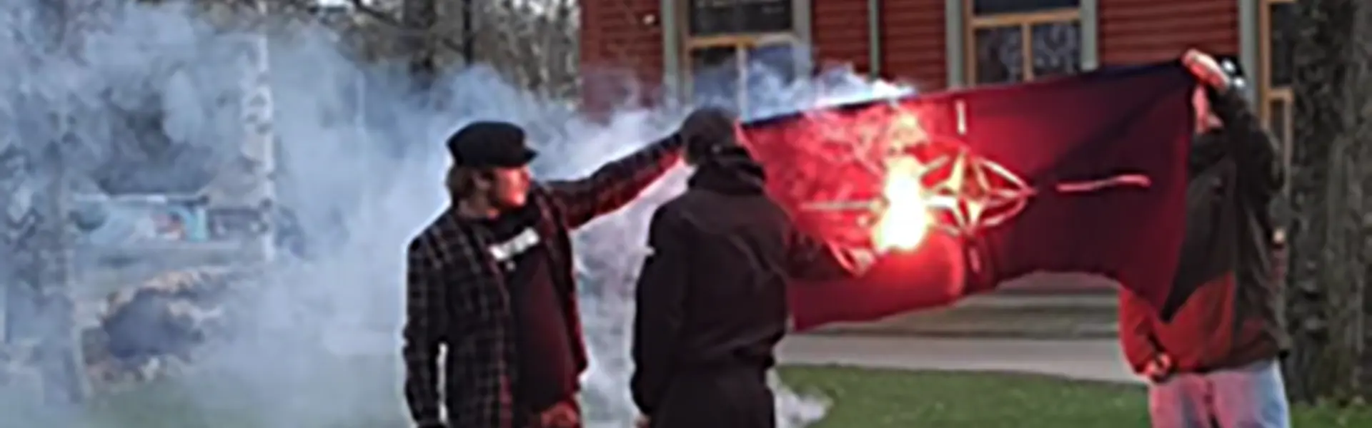 Br&auml;nner Nato-flagga